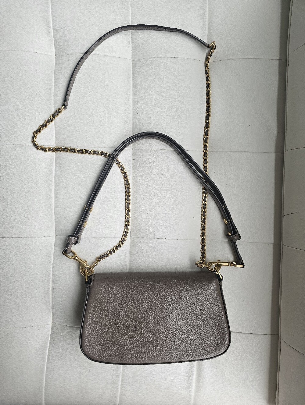 Authentic Tory Burch Taupe Pebbled Leather Crossbody with Gold Hardware - Picture 4 of 15